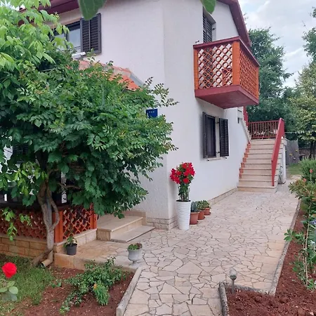 Konukevi Jasna Vranici 2km From The Beach