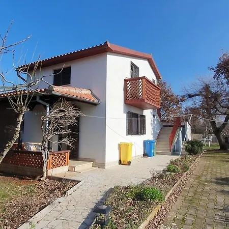 Jasna Vranici 2km From The Beach 招待所 波雷奇