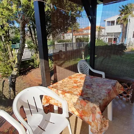 招待所 Jasna Vranici 2km From The Beach 3*